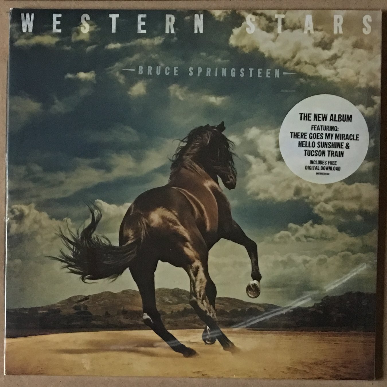 01-Western Stars-19075937511-EU-Spain-f.JPG